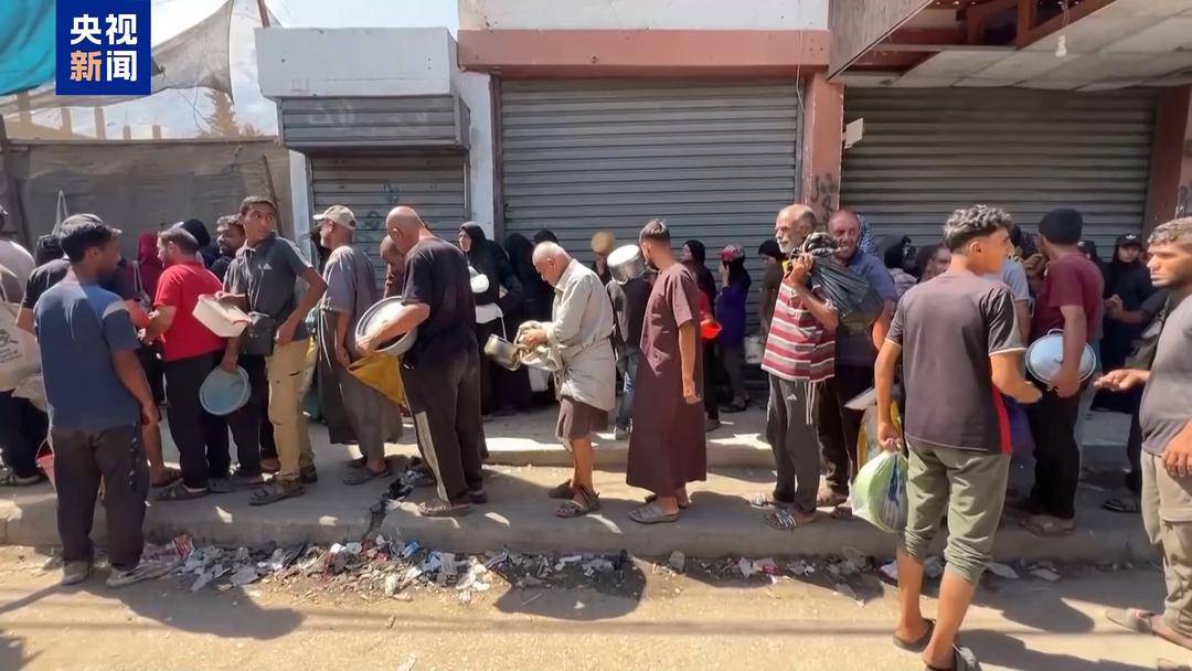 “我们犯了什么错？” 以军炮火之下 加沙城民众被迫逃离