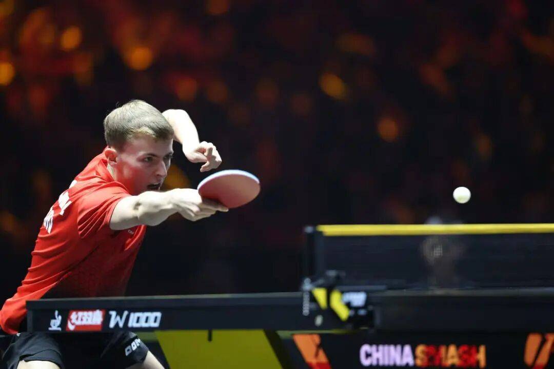 王艺迪完胜桥本，向鹏挺进8强 | WTT中国大满贯单打