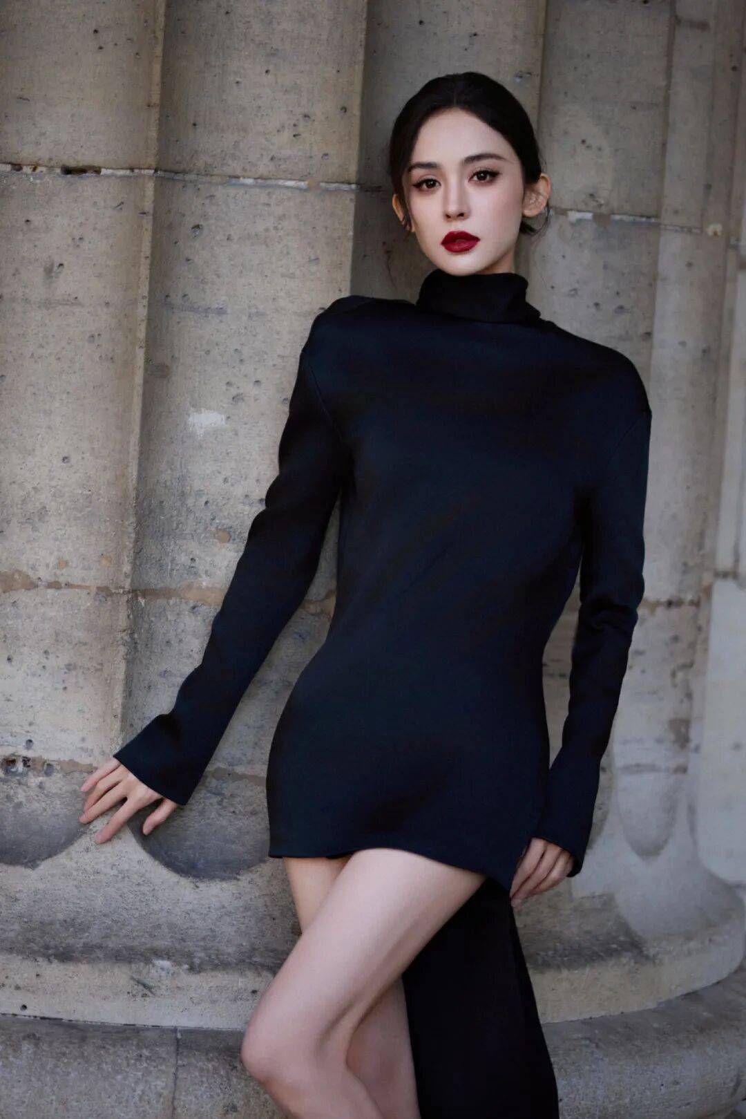 时装周上的女明星，秋冬氛围感一键封顶！