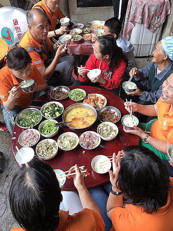 那个让老师骄傲的“调皮”班级！30年同学聚会，还伴有一封来自贵州的感谢信