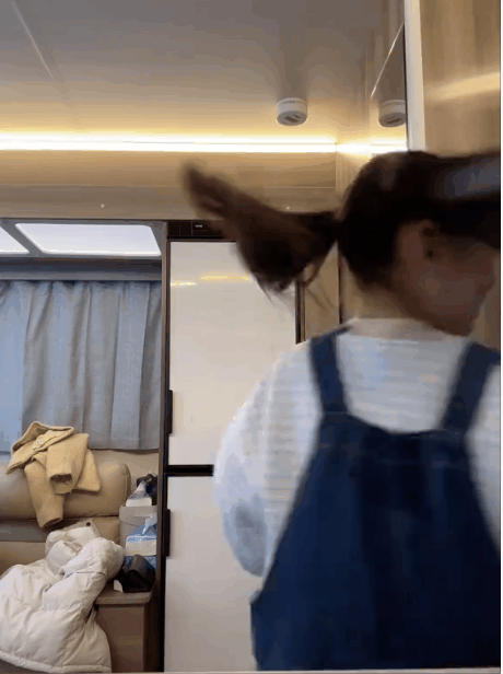 9岁小酒窝，大大方方成顶流