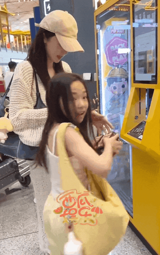 9岁小酒窝，大大方方成顶流