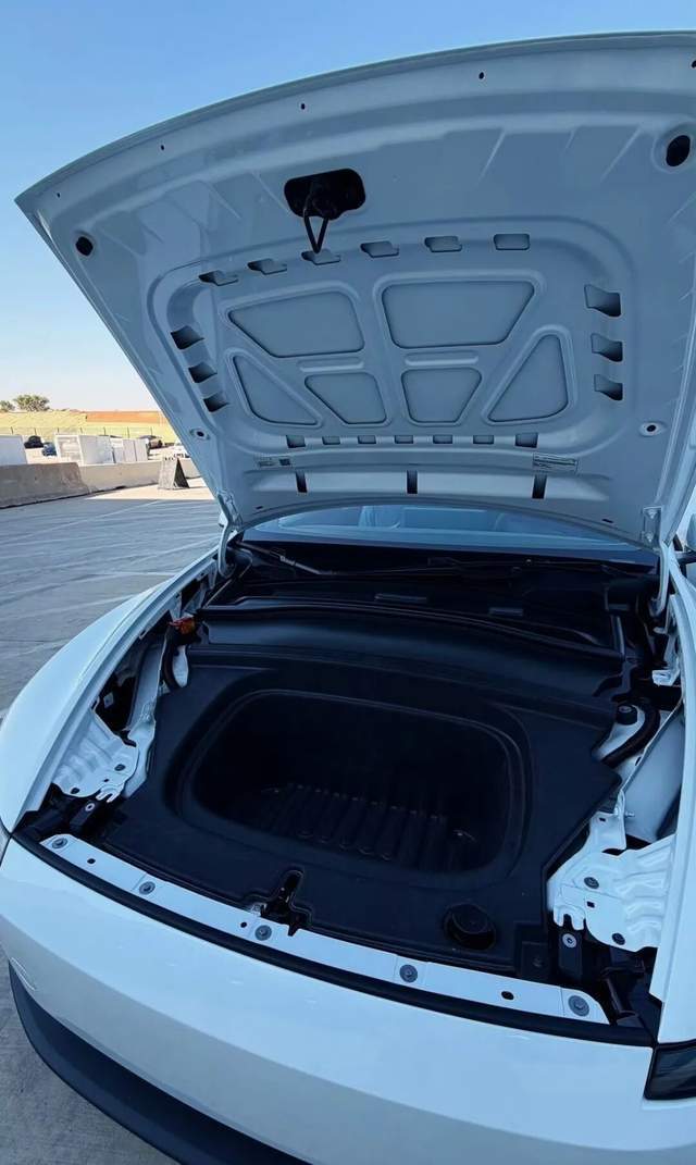 将特斯拉砍成“铁皮房”的，是马斯克新的万亿对赌协议