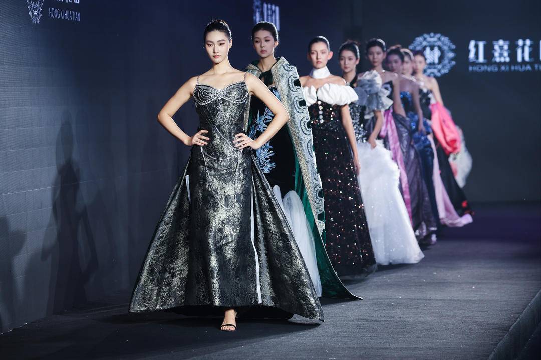 非遗惊艳、萌娃抢镜、大码模特出圈！南京国际时尚周看点太密