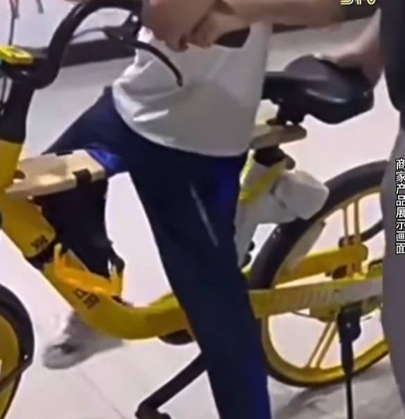 看着都疼！上海街头一男子突然求助：10岁女儿被死死卡住！这个行为太危险→