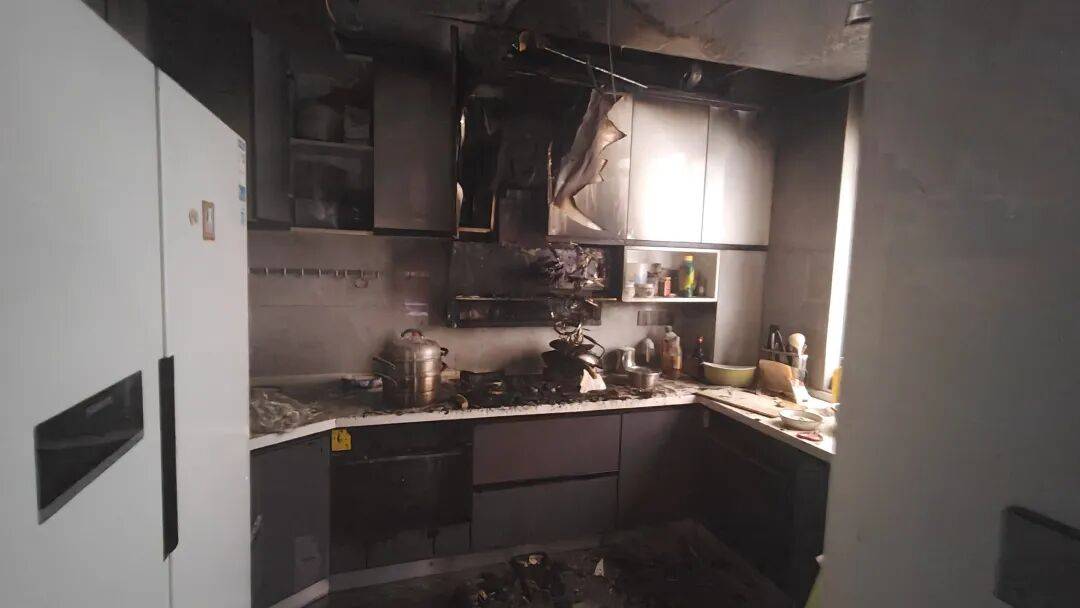 以案为鉴 | 家中起火前，他们都曾接到一通电话……