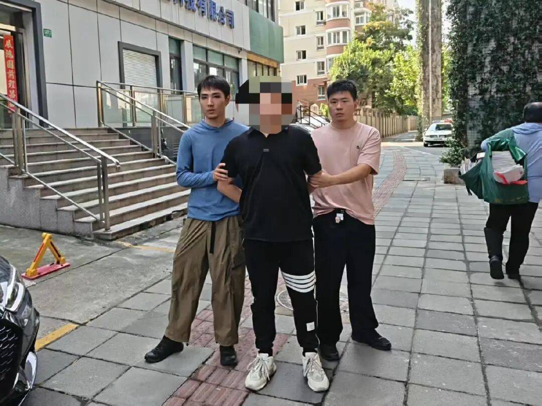 “我的微信名不叫这个，太恶心了吧”！上海一对房东房客，被中介做局了