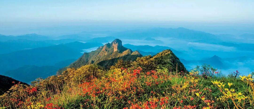 为什么年轻人迷上了爬山？ | 秋高气爽，是时候出发了→