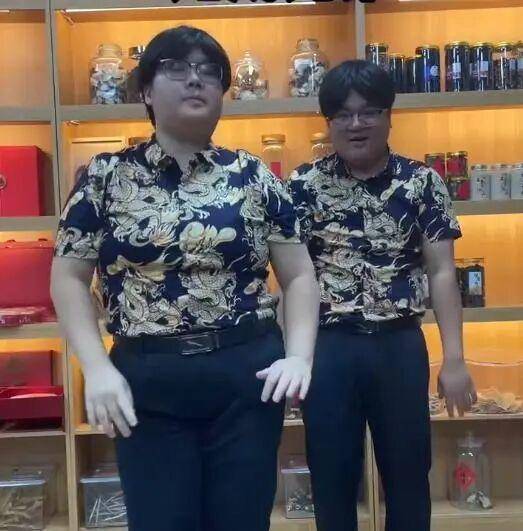 “史上最相似夫妻”被网友建议查下DNA，当事人：刚认识时不像，后来越长越像