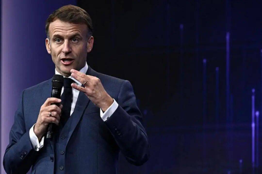 马克龙一路追着它俩，抢先一步要访华！