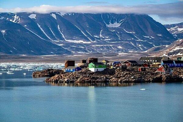 特朗普：格陵兰岛仅靠狗拉雪橇进行防卫，美国无论如何都要拿下格陵兰岛